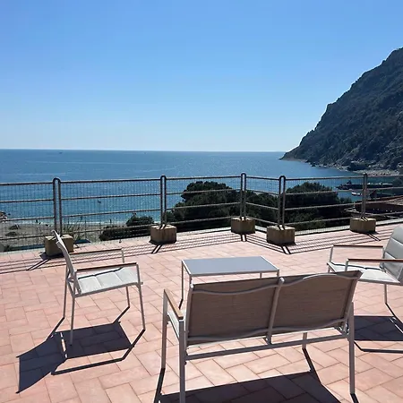 Casa Carlicchia With Terrace And Sea View Апартаменты *